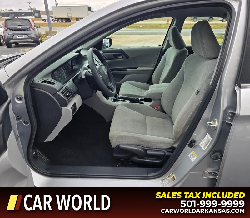 Honda Accord Sedan Vehicle Full-screen Gallery Image 8