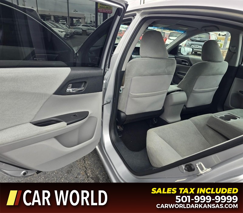 Honda Accord Sedan Vehicle Full-screen Gallery Image 9