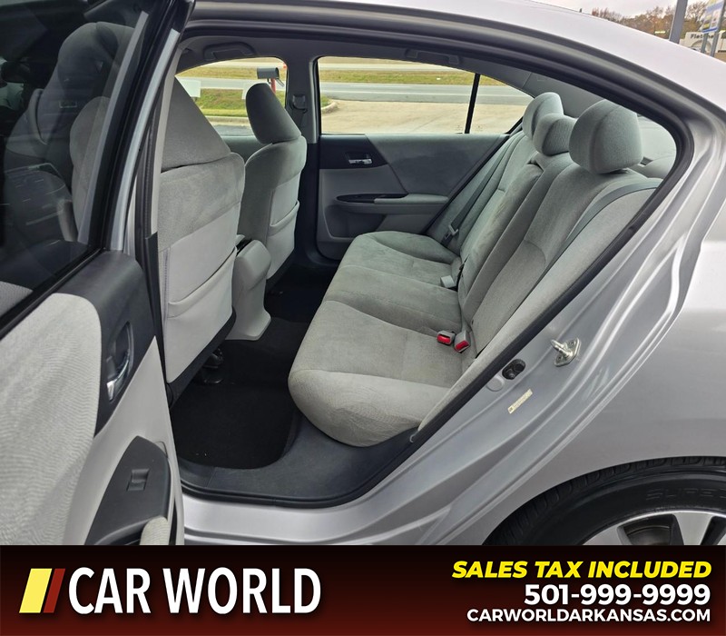 Honda Accord Sedan Vehicle Full-screen Gallery Image 10