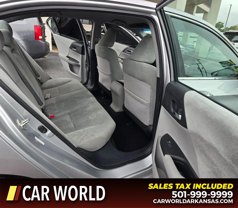 Honda Accord Sedan Vehicle Full-screen Gallery Image 12