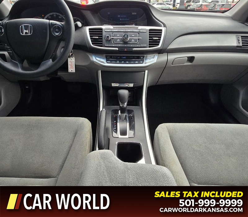 Honda Accord Sedan Vehicle Full-screen Gallery Image 17