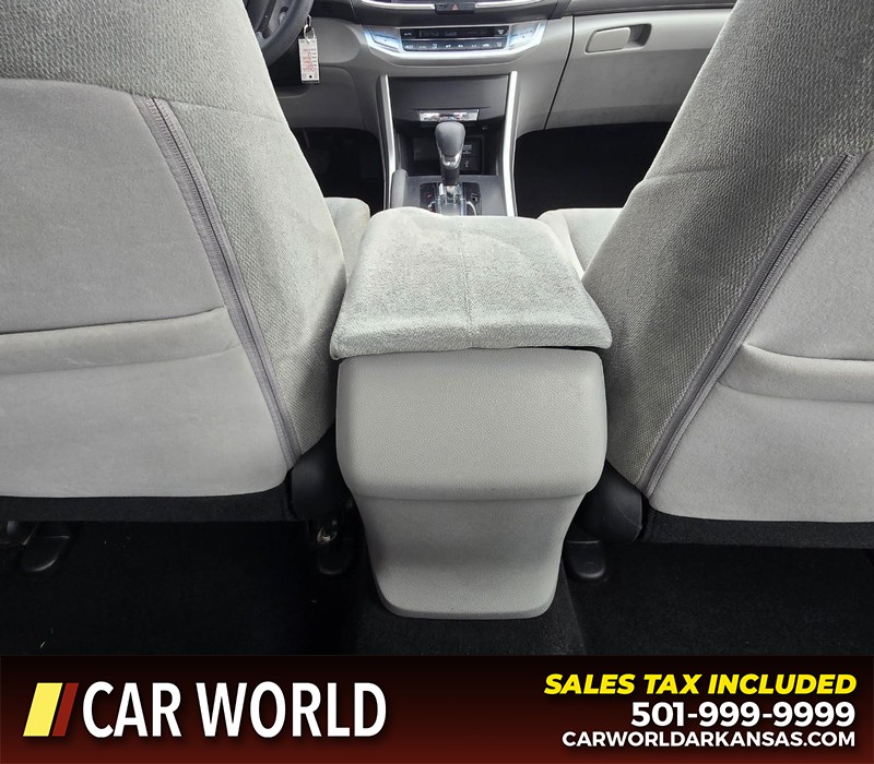 Honda Accord Sedan Vehicle Full-screen Gallery Image 18