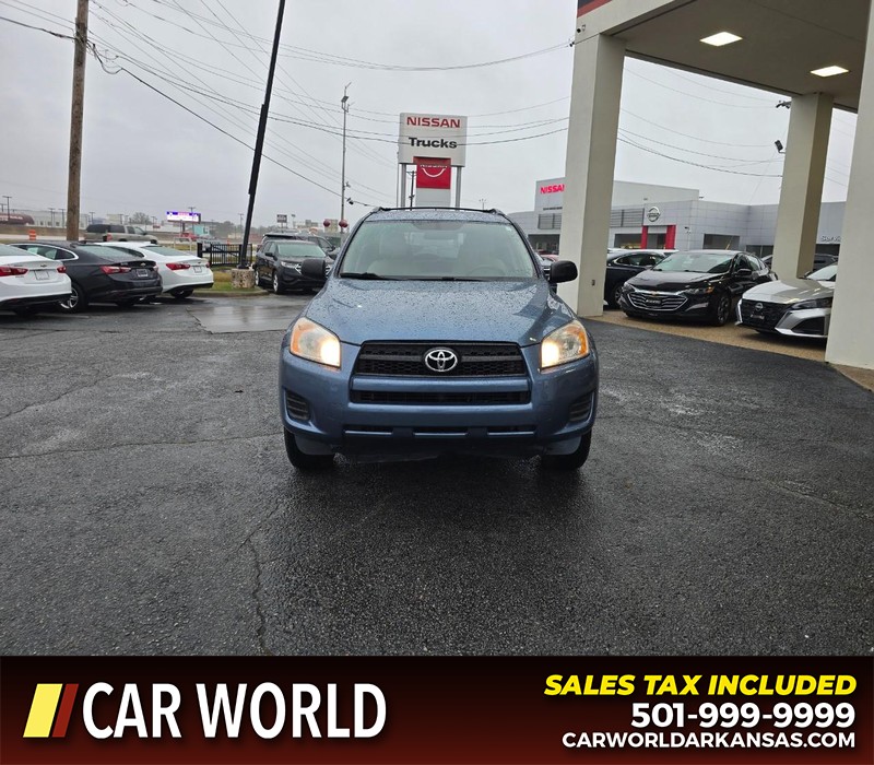 Toyota RAV4 Vehicle Full-screen Gallery Image 2