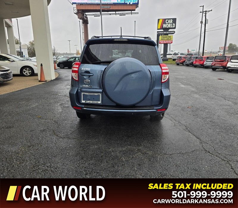 Toyota RAV4 Vehicle Full-screen Gallery Image 5