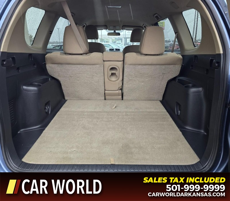 Toyota RAV4 Vehicle Full-screen Gallery Image 13