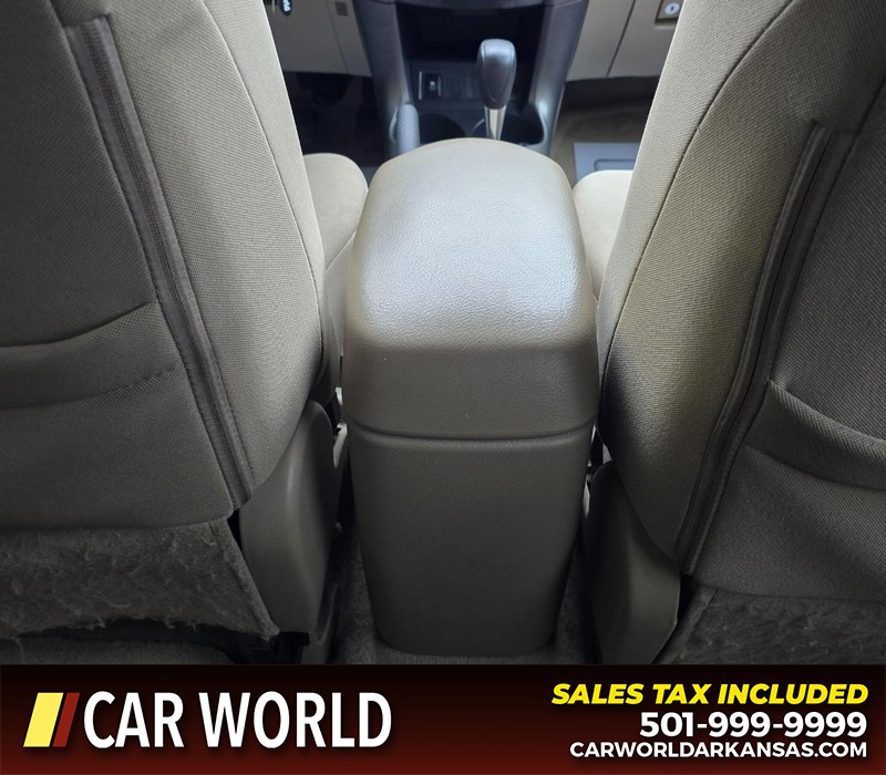 Toyota RAV4 Vehicle Full-screen Gallery Image 19