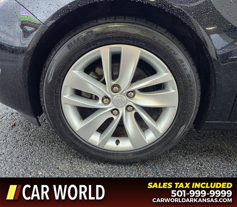 Buick Regal Vehicle Full-screen Gallery Image 6