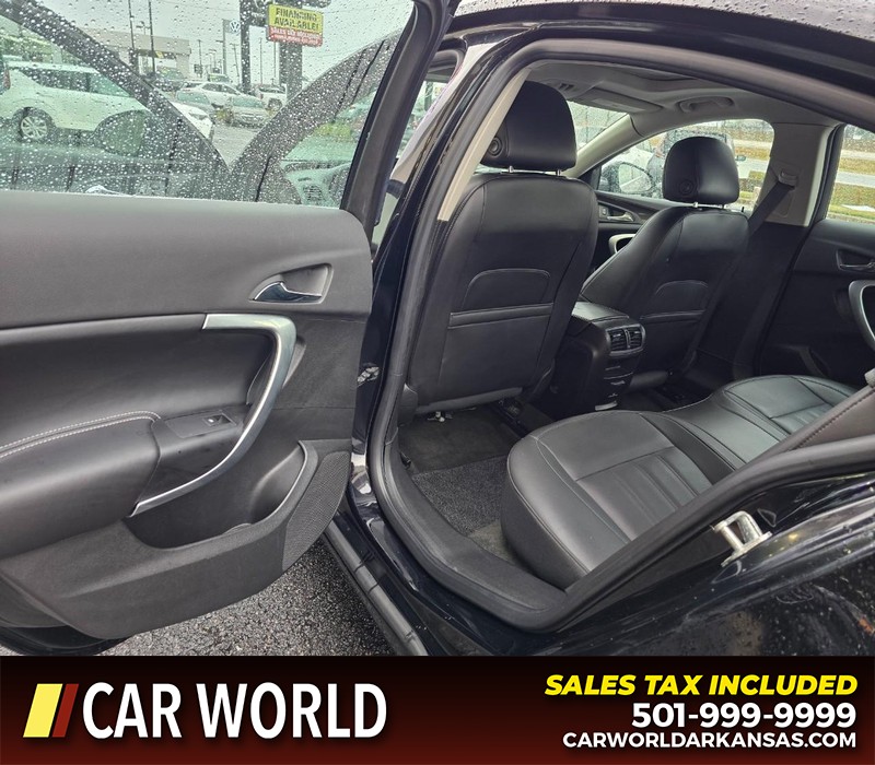 Buick Regal Vehicle Full-screen Gallery Image 9