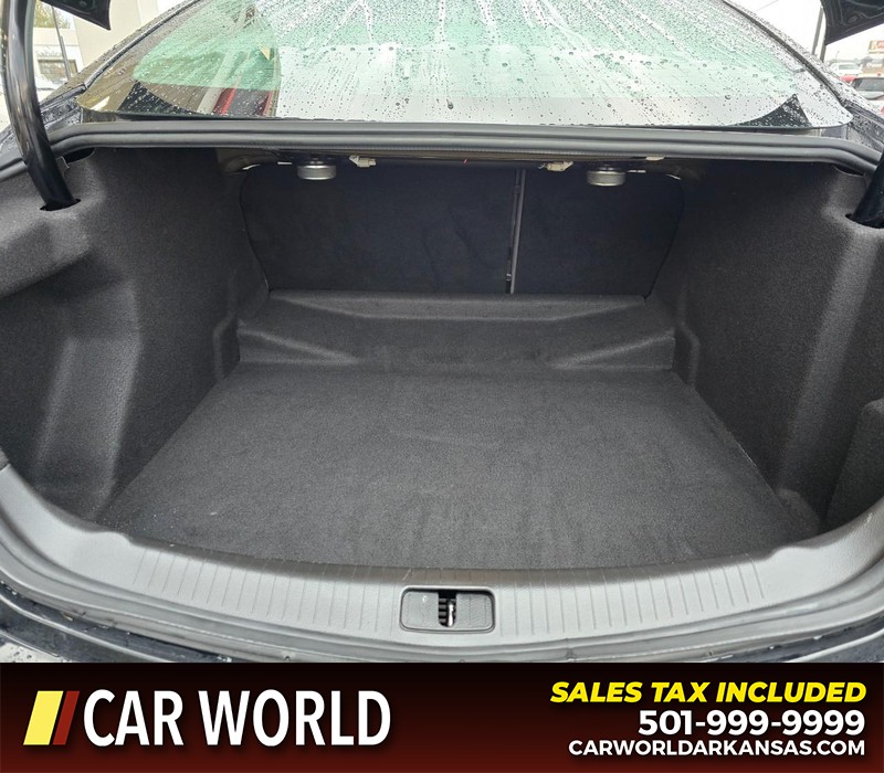 Buick Regal Vehicle Full-screen Gallery Image 13