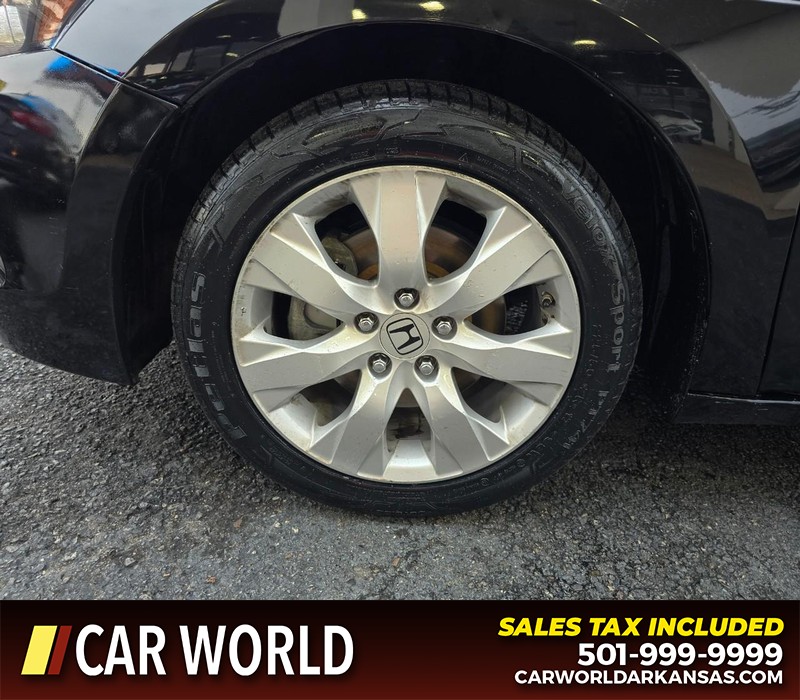 Honda Accord Sedan Vehicle Full-screen Gallery Image 6