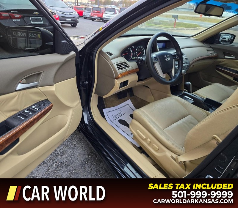 Honda Accord Sedan Vehicle Full-screen Gallery Image 7