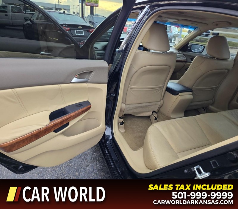 Honda Accord Sedan Vehicle Full-screen Gallery Image 9