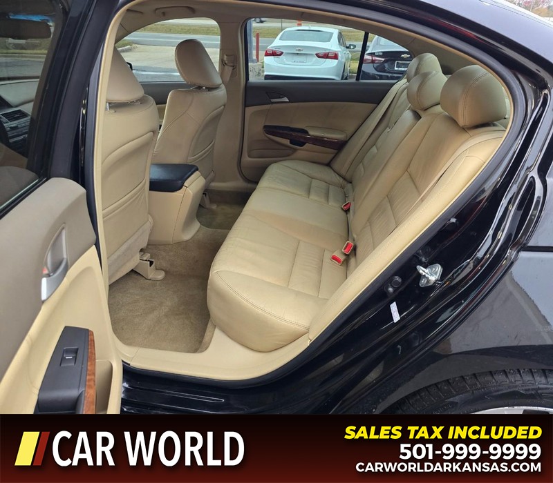 Honda Accord Sedan Vehicle Full-screen Gallery Image 10