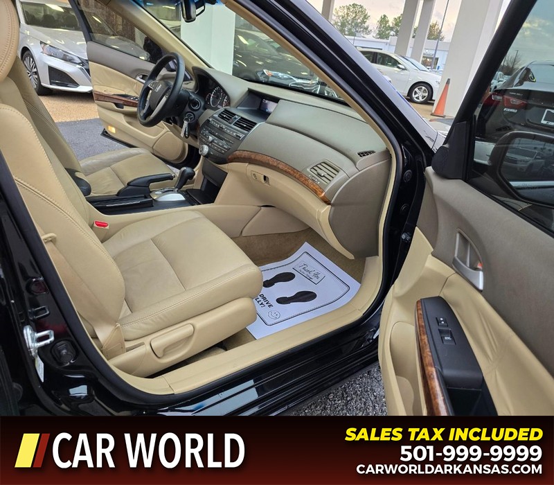 Honda Accord Sedan Vehicle Full-screen Gallery Image 11