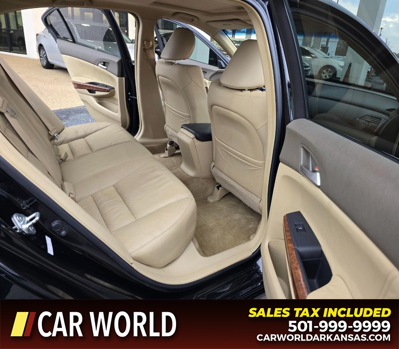 Honda Accord Sedan Vehicle Full-screen Gallery Image 12