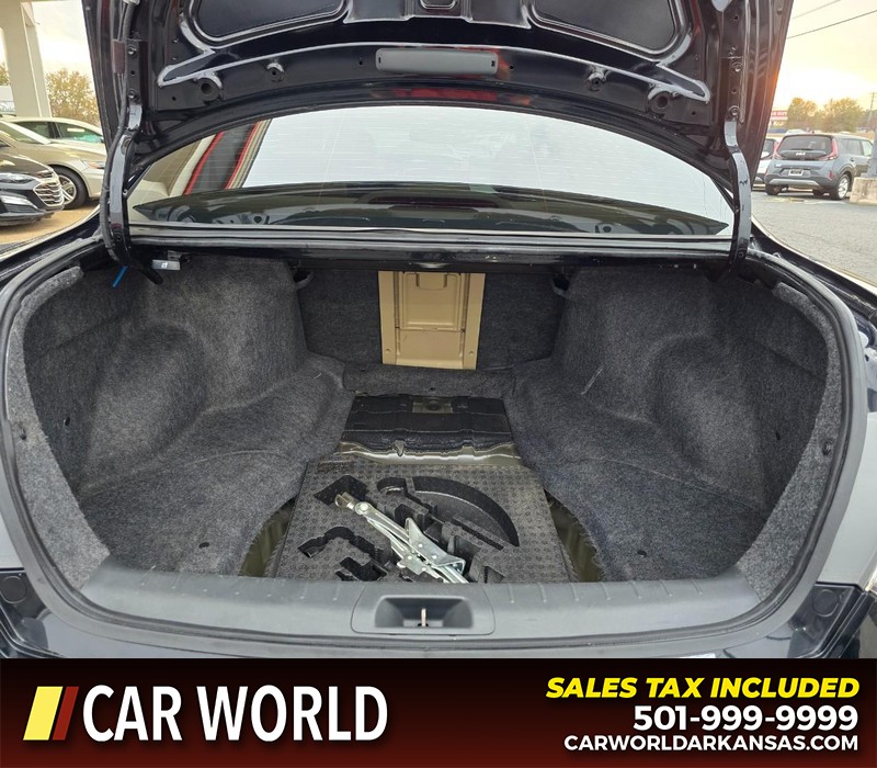 Honda Accord Sedan Vehicle Full-screen Gallery Image 13