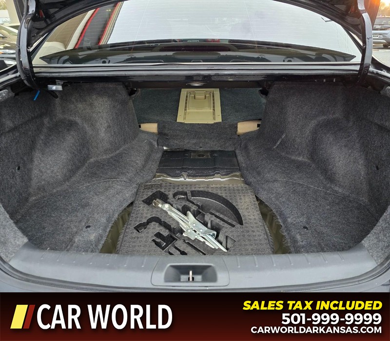 Honda Accord Sedan Vehicle Full-screen Gallery Image 14