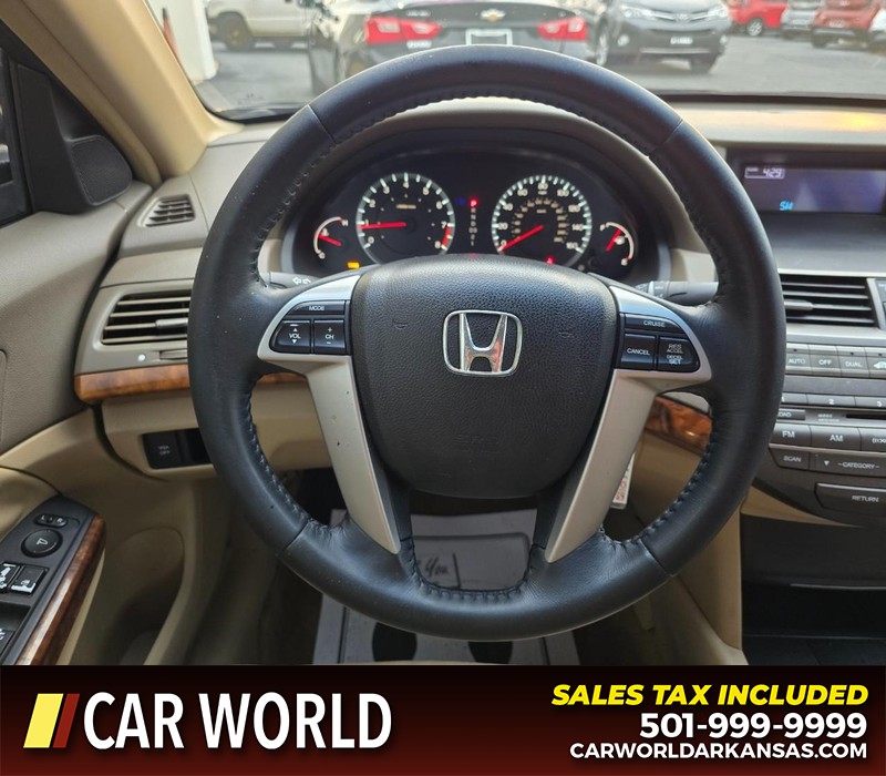 Honda Accord Sedan Vehicle Full-screen Gallery Image 15