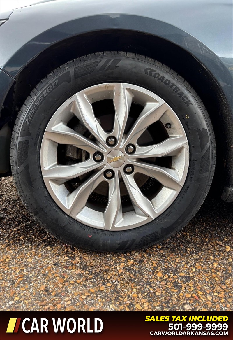 Chevrolet Malibu Vehicle Full-screen Gallery Image 11