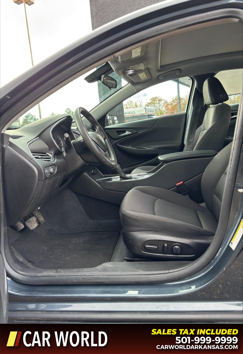 Chevrolet Malibu Vehicle Full-screen Gallery Image 14