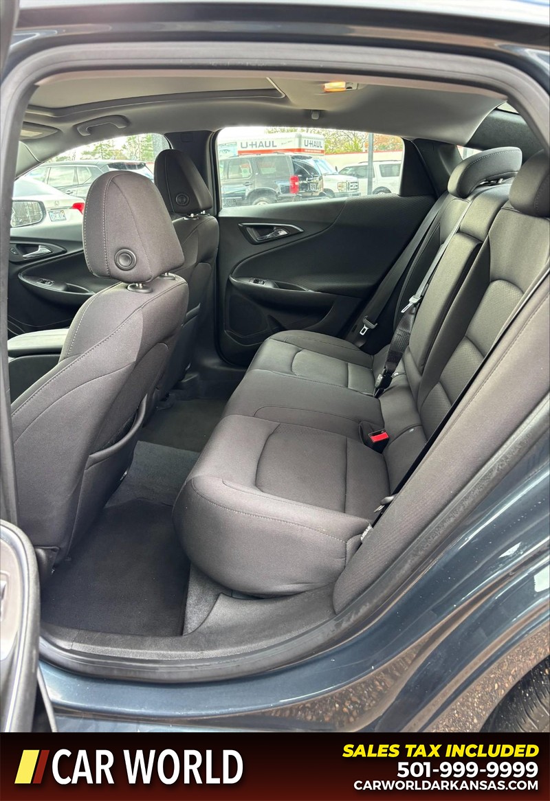 Chevrolet Malibu Vehicle Full-screen Gallery Image 16