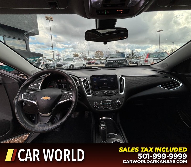 Chevrolet Malibu Vehicle Full-screen Gallery Image 17