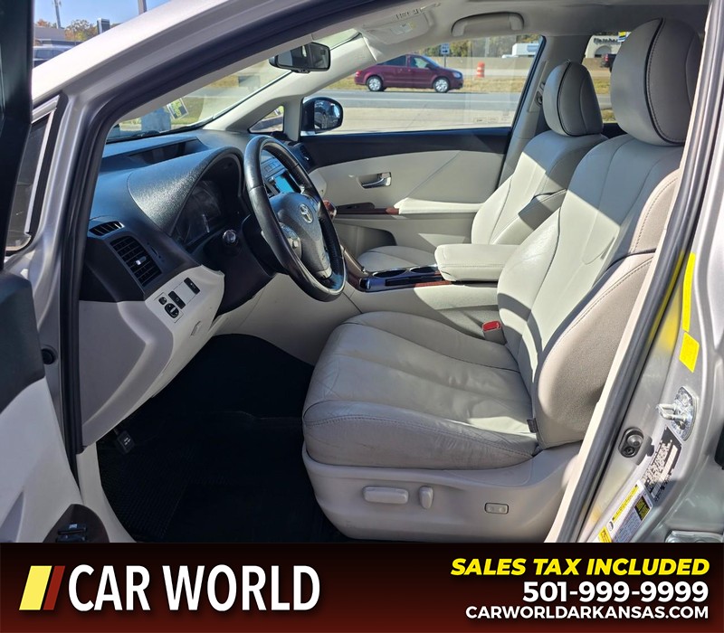 Toyota Venza Vehicle Full-screen Gallery Image 8