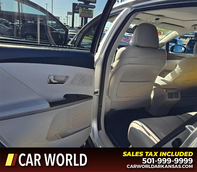 Toyota Venza Vehicle Full-screen Gallery Image 9