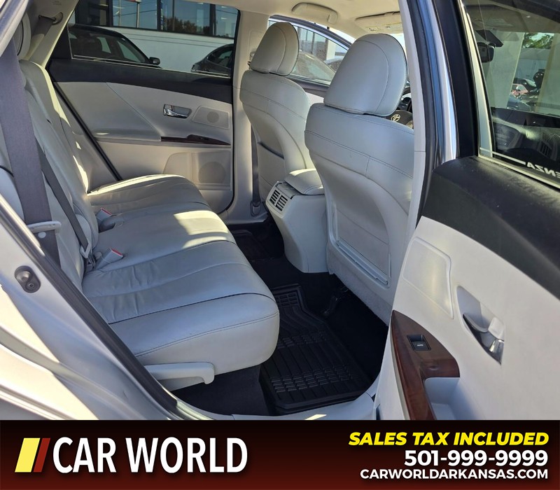 Toyota Venza Vehicle Full-screen Gallery Image 12