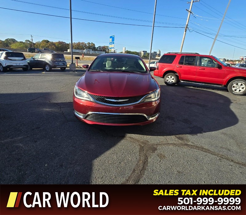 Chrysler 200 Vehicle Full-screen Gallery Image 2