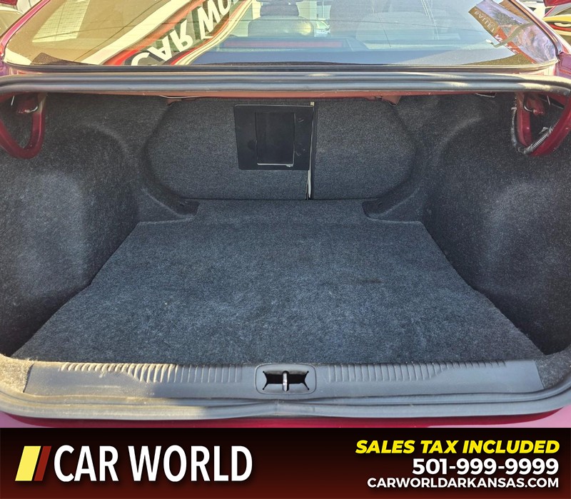 Chrysler 200 Vehicle Full-screen Gallery Image 14