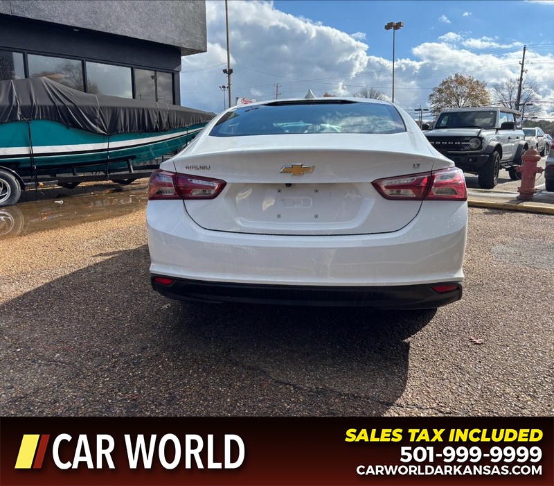 Chevrolet Malibu Vehicle Full-screen Gallery Image 4