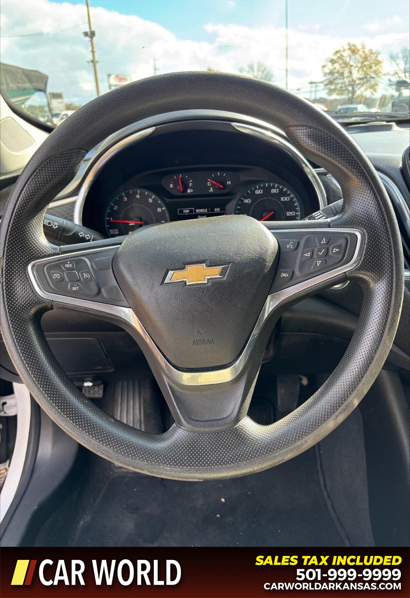 Chevrolet Malibu Vehicle Full-screen Gallery Image 19