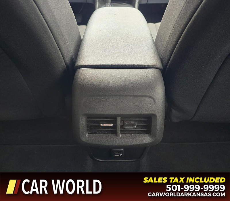 Chevrolet Equinox Vehicle Full-screen Gallery Image 19