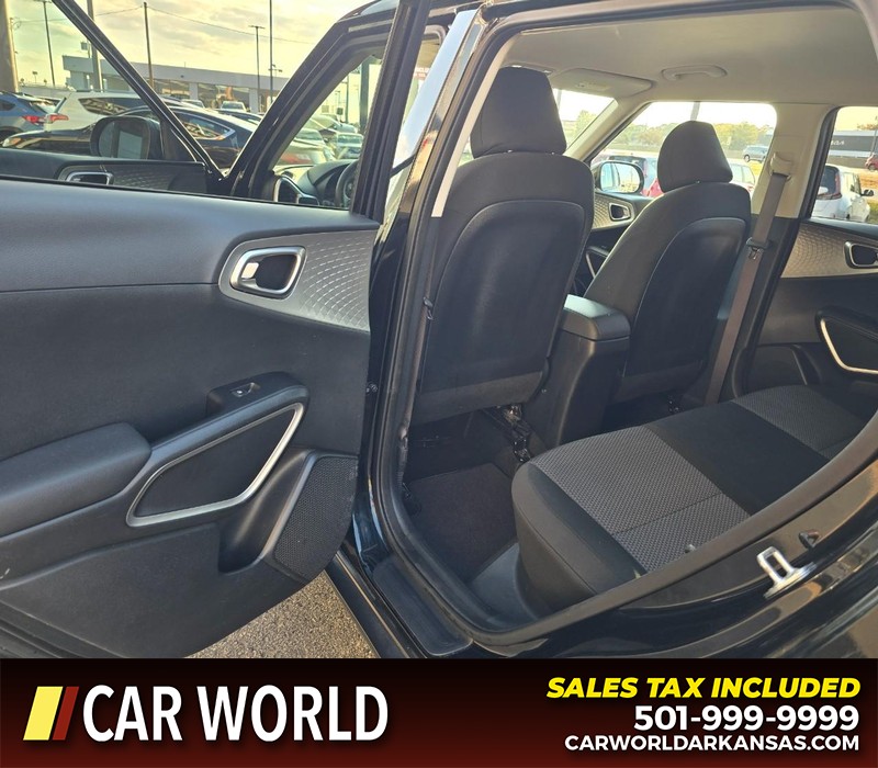 Kia Soul Vehicle Full-screen Gallery Image 9