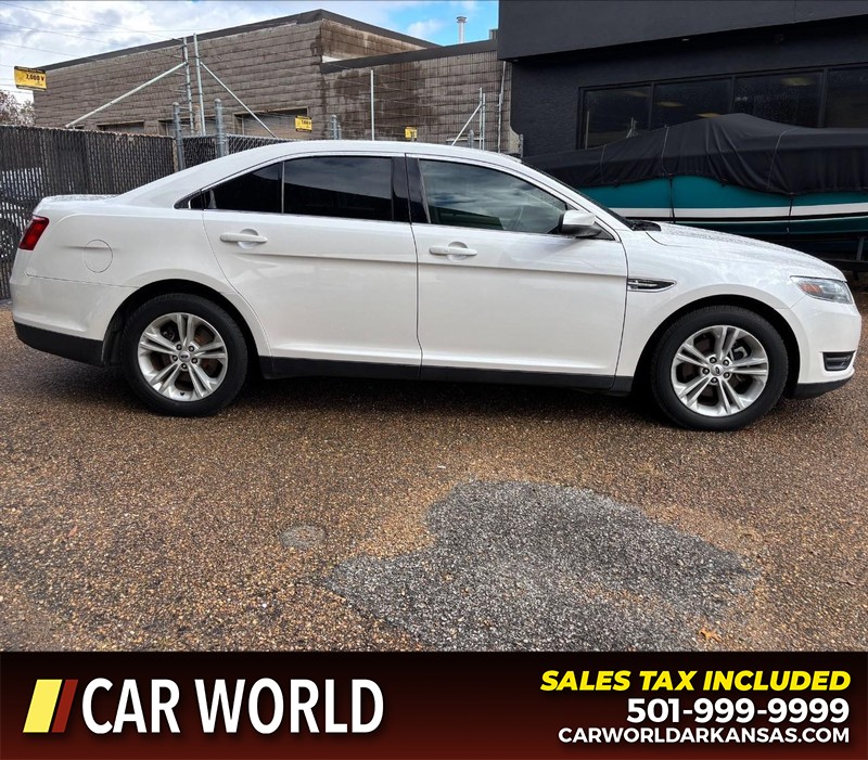 Ford Taurus Vehicle Full-screen Gallery Image 2