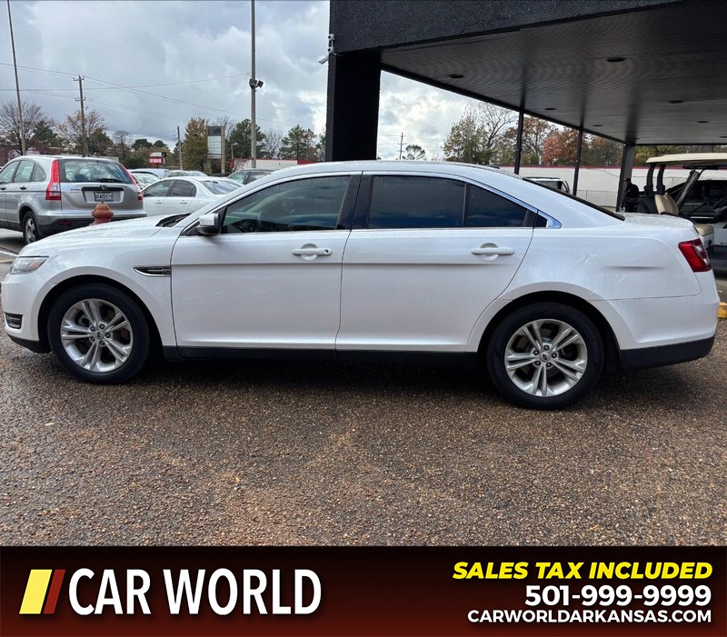 Ford Taurus Vehicle Full-screen Gallery Image 8