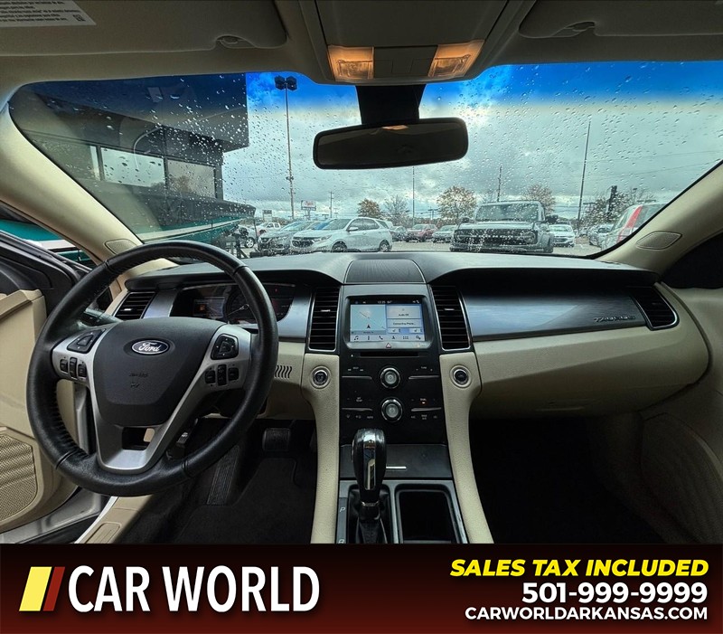Ford Taurus Vehicle Full-screen Gallery Image 16