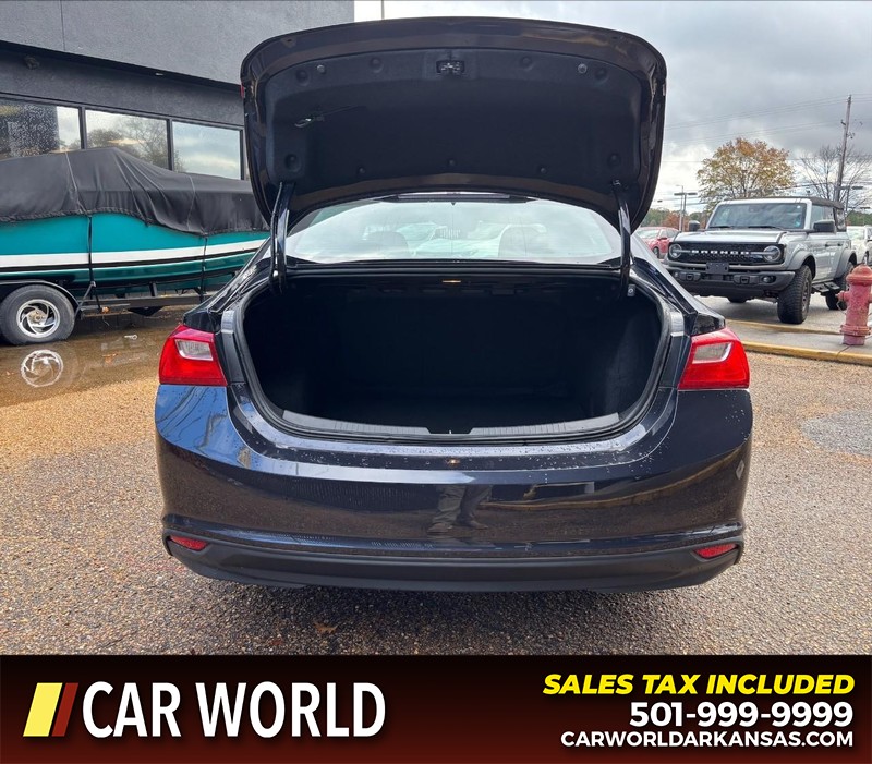 Chevrolet Malibu Vehicle Full-screen Gallery Image 5