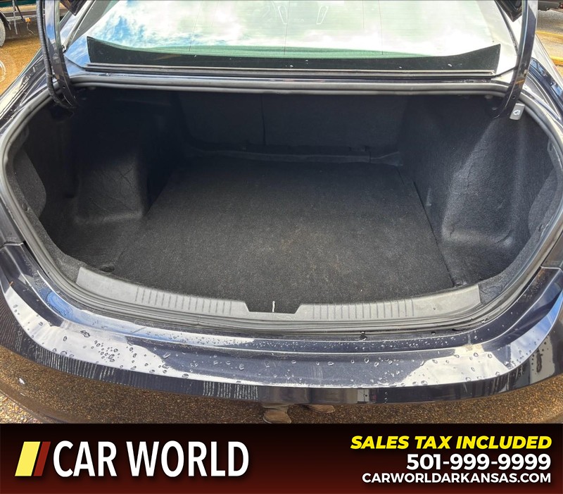 Chevrolet Malibu Vehicle Full-screen Gallery Image 6