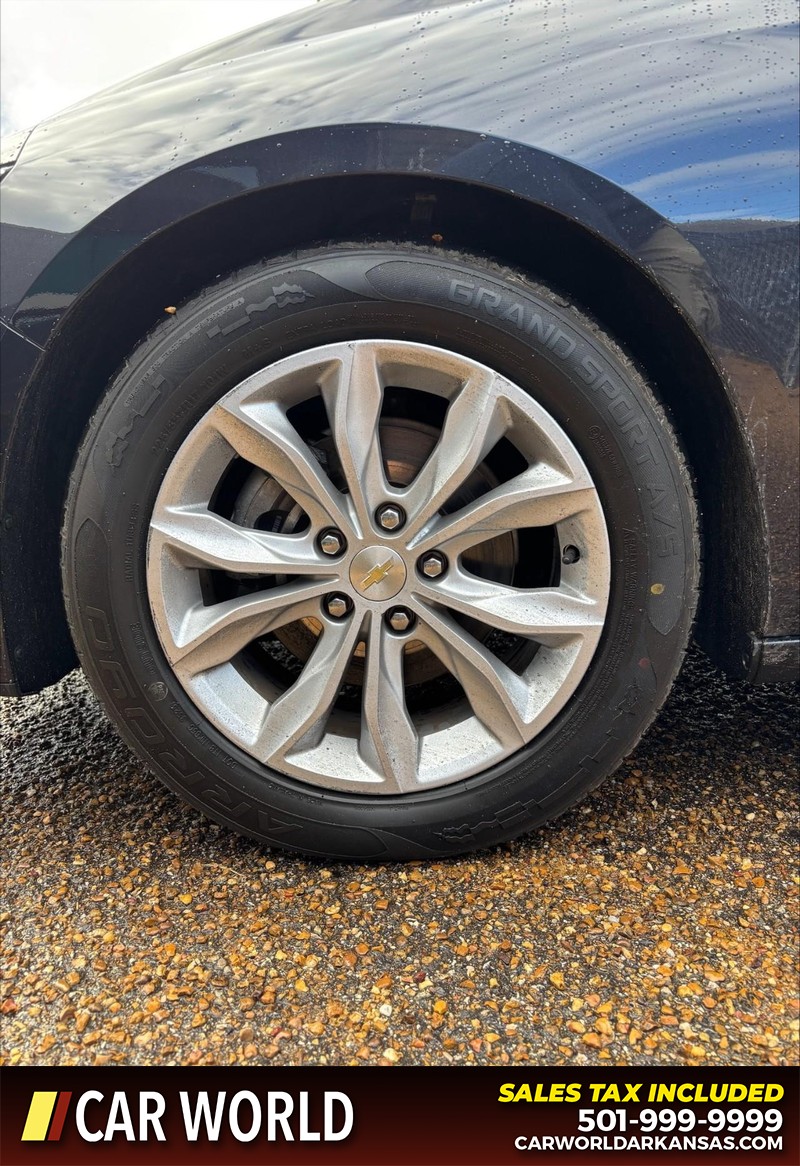 Chevrolet Malibu Vehicle Full-screen Gallery Image 11