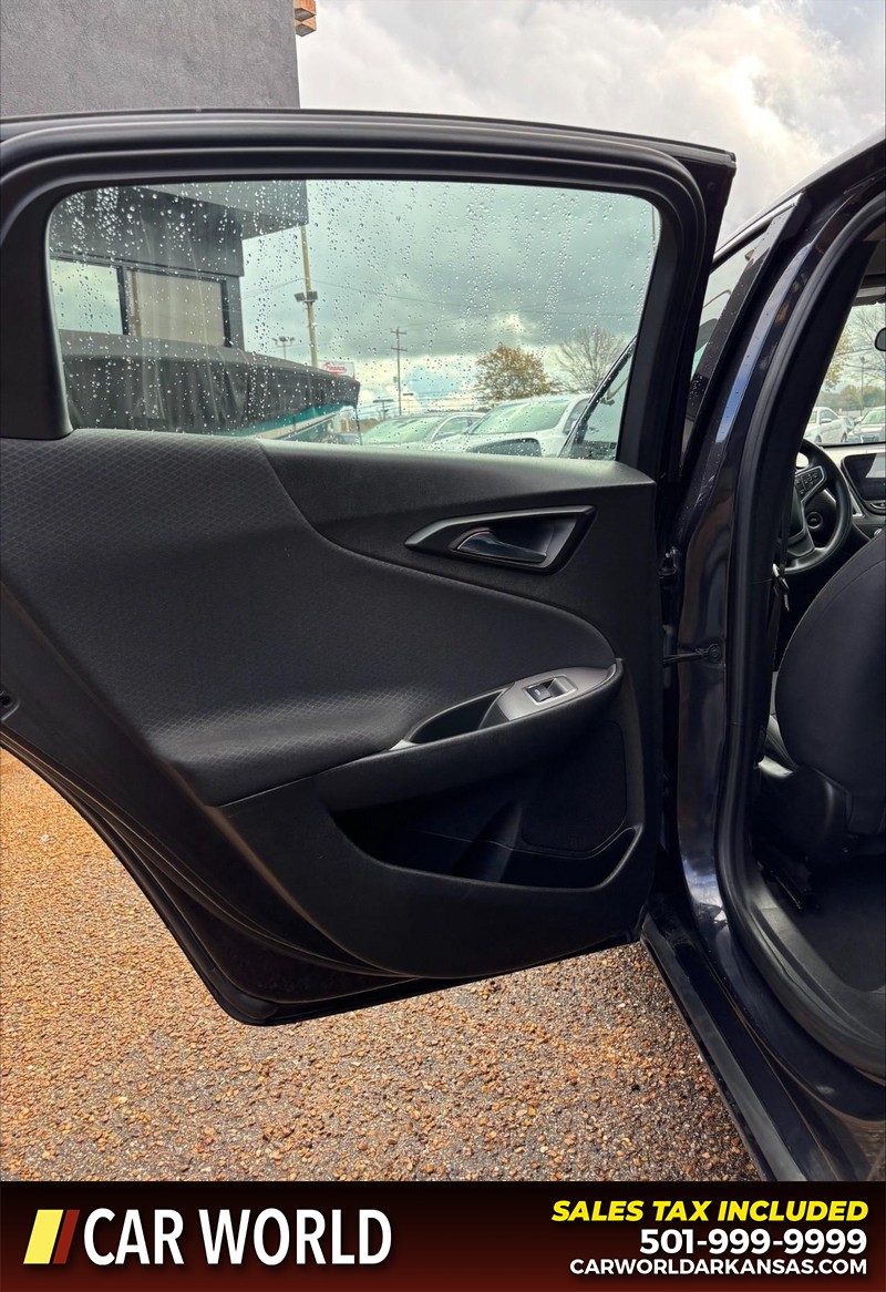 Chevrolet Malibu Vehicle Full-screen Gallery Image 14