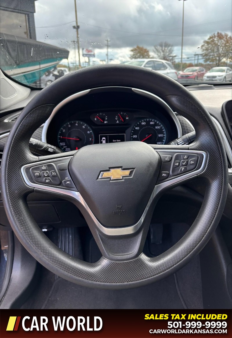 Chevrolet Malibu Vehicle Full-screen Gallery Image 19