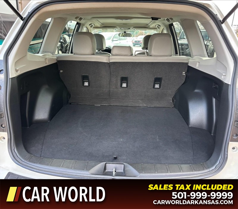 Subaru Forester Vehicle Full-screen Gallery Image 6