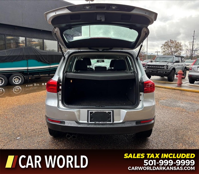 Volkswagen Tiguan Vehicle Full-screen Gallery Image 5