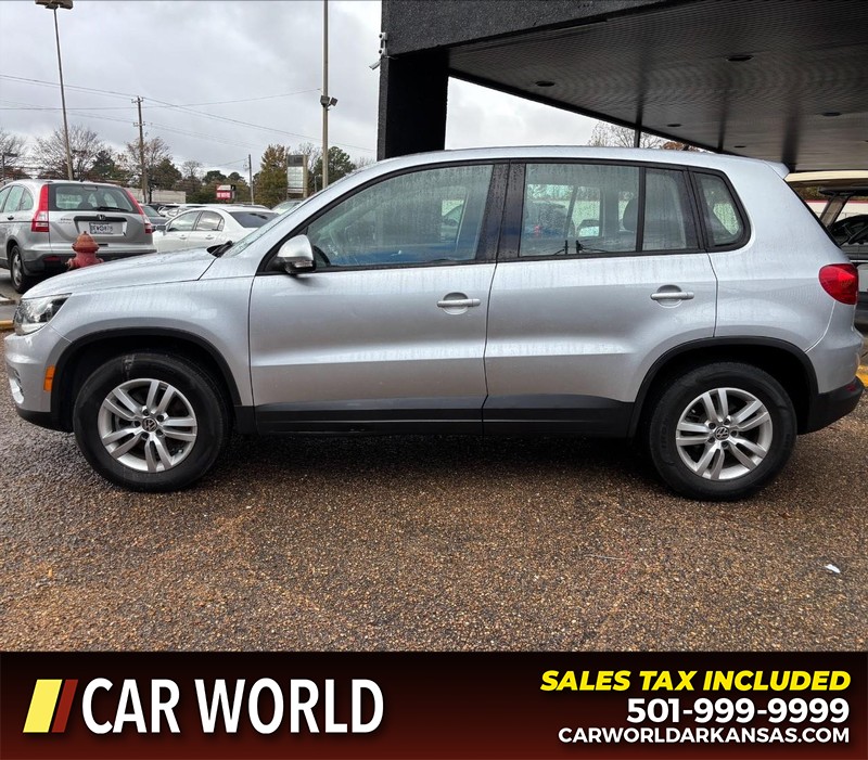 Volkswagen Tiguan Vehicle Full-screen Gallery Image 8