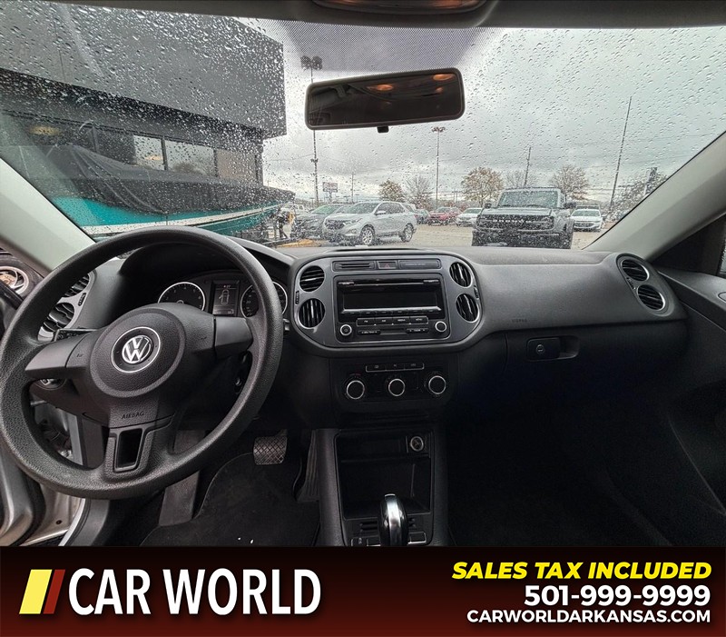 Volkswagen Tiguan Vehicle Full-screen Gallery Image 16