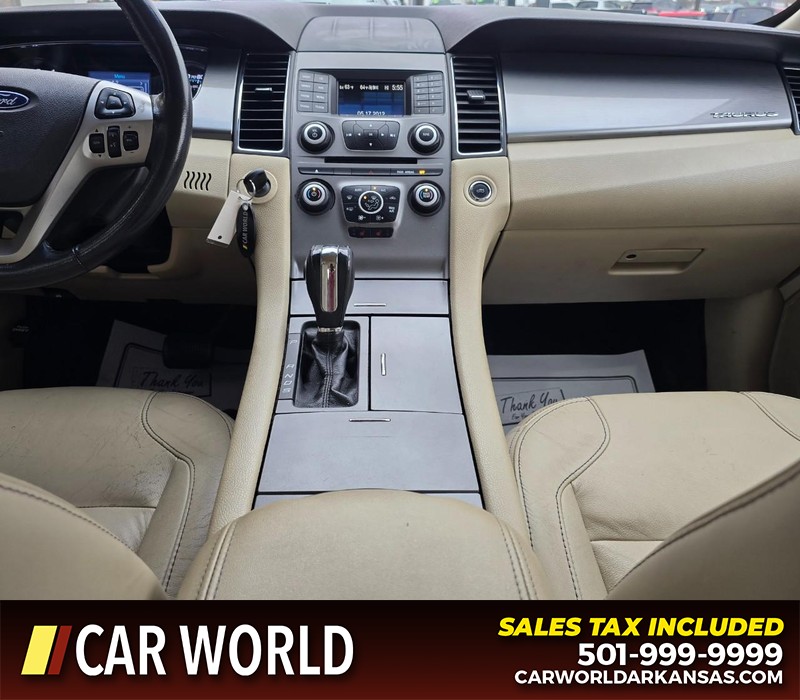 Ford Taurus Vehicle Full-screen Gallery Image 19