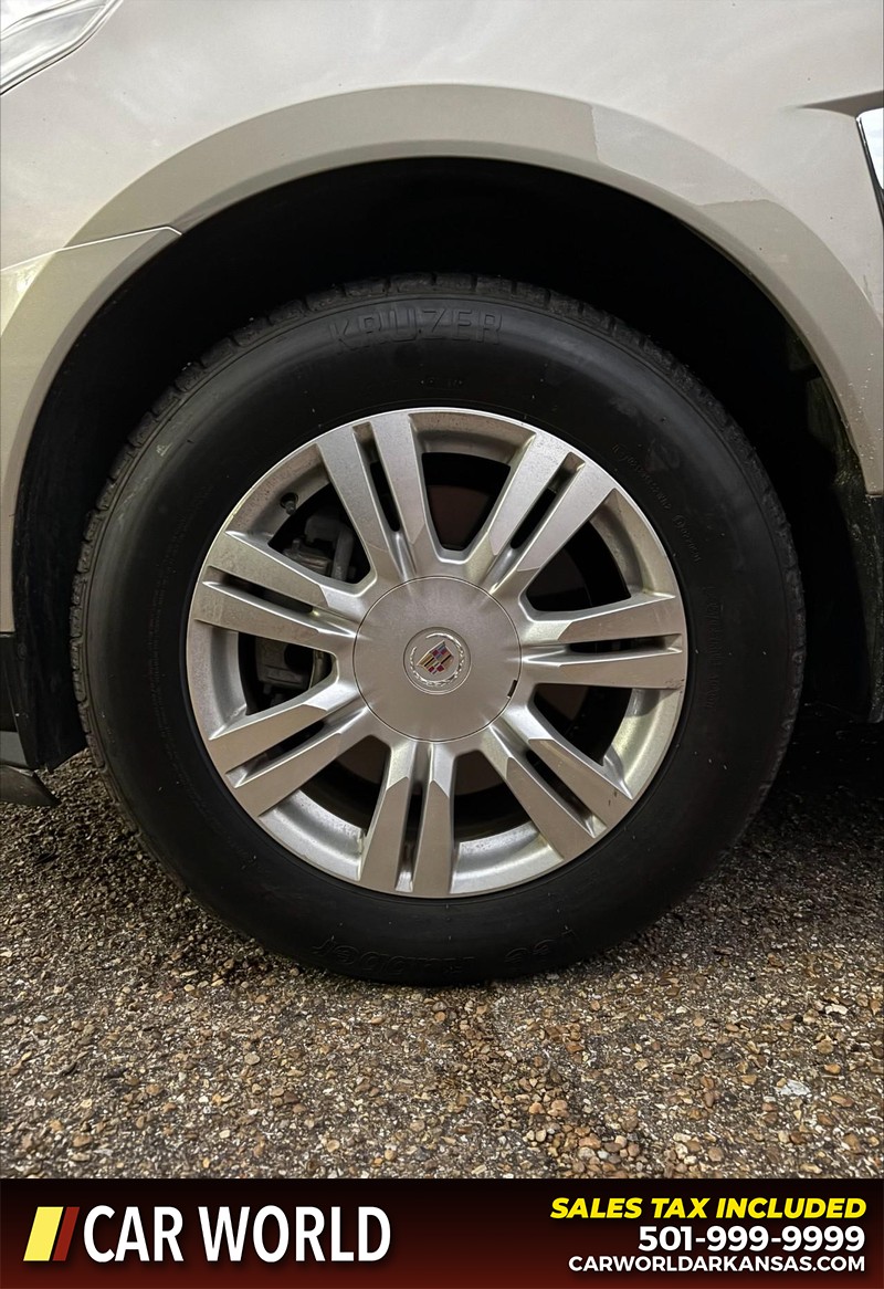 Cadillac SRX Vehicle Full-screen Gallery Image 11