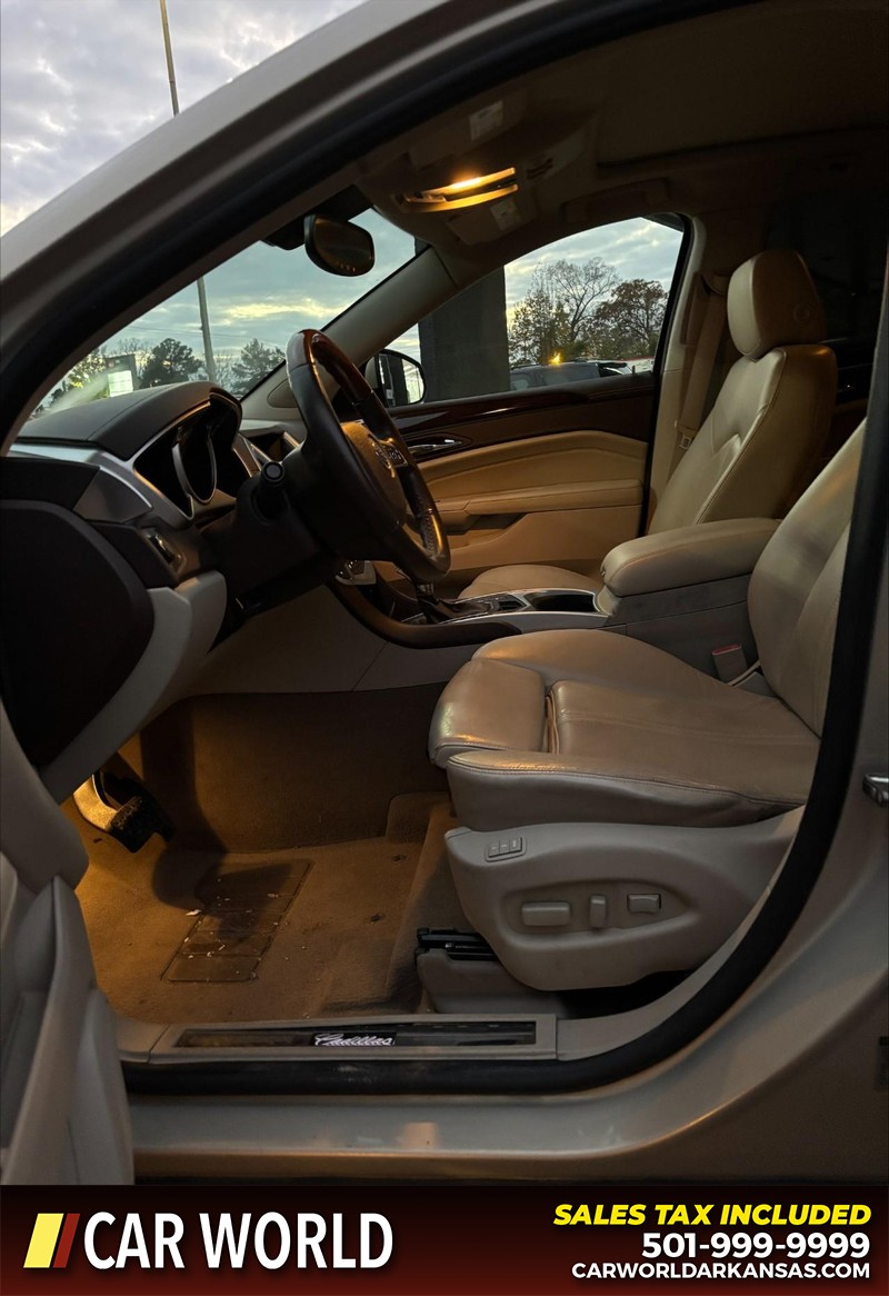 Cadillac SRX Vehicle Full-screen Gallery Image 13